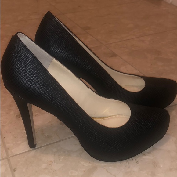 Jessica Simpson heels - Picture 2 of 4